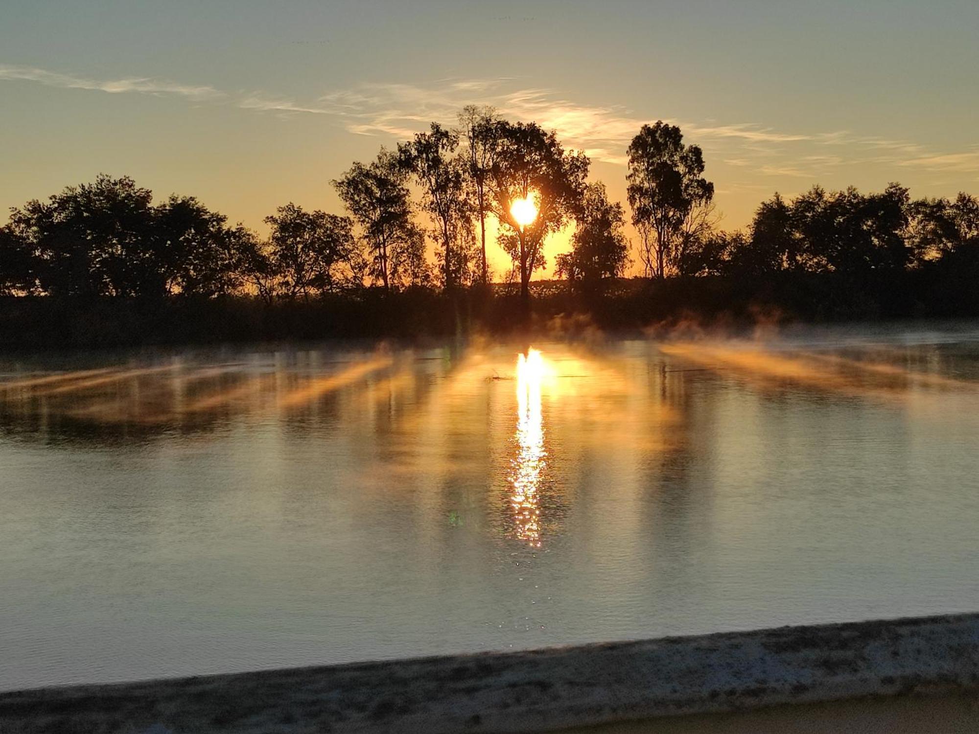 Habitacion Suite Con Bano Privado A Pies Del Rio Guadalquivir Coria del Río Esterno foto